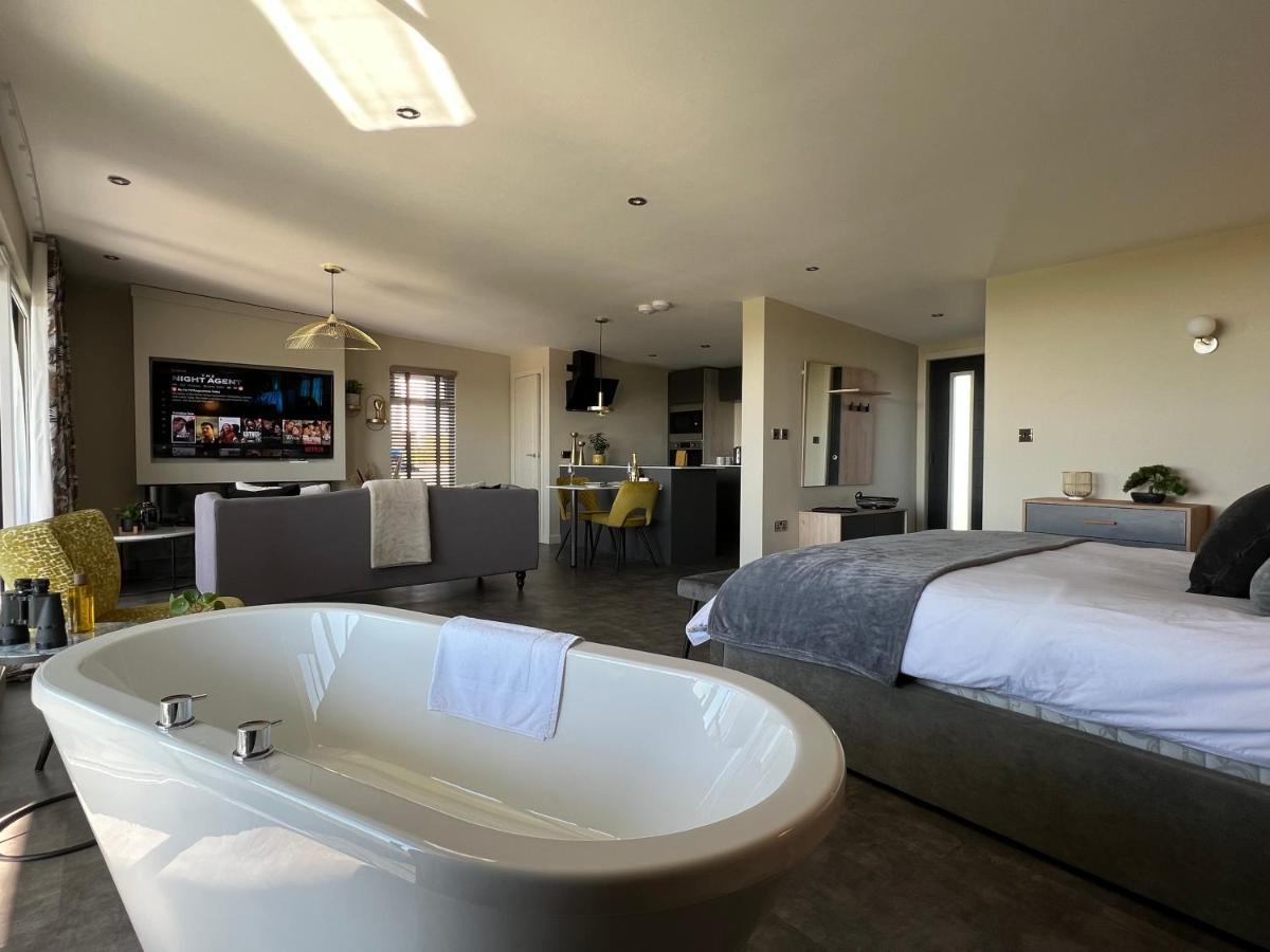 Loudoun Mains Luxury Lodges Newmilns Exterior photo