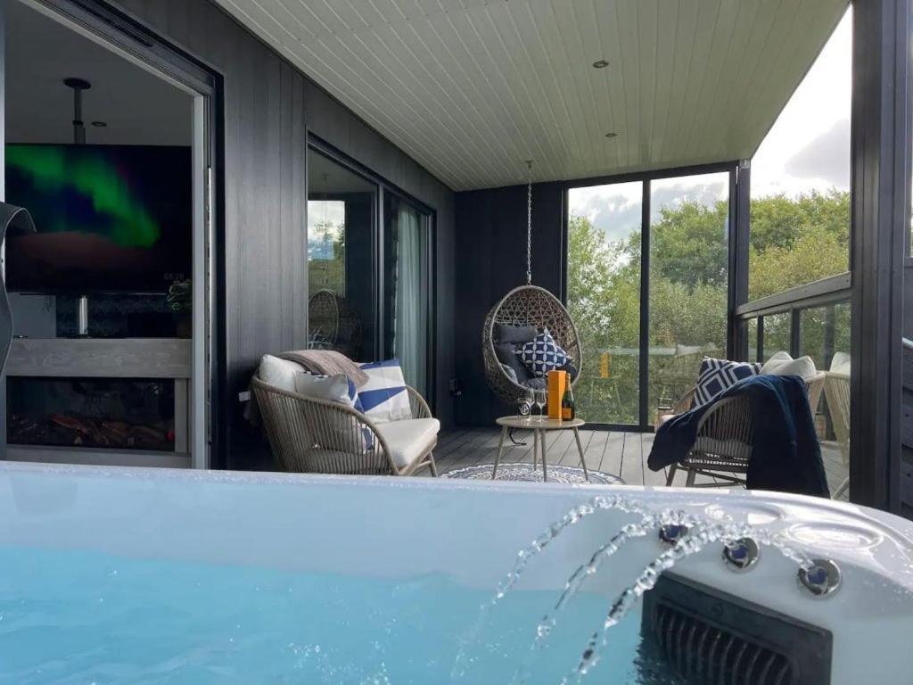 Loudoun Mains Luxury Lodges Newmilns Exterior photo